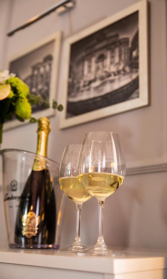 Relais San Lorenzo In Lucina Rom Eksteriør billede